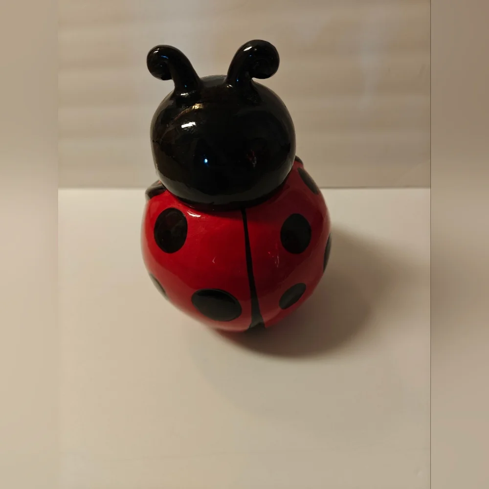Ladybug Hugging Daisy Cookie Jar, Anthropomorphic Ladybug Ceramic Cookie Jar - Picture 5 of 13